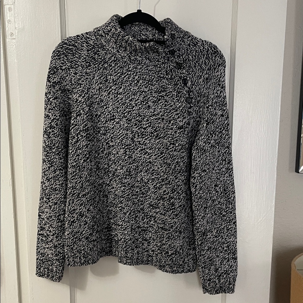 Women's Black and White Sweater